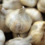 Garlic and Spinach Juice to Cure Digestive System